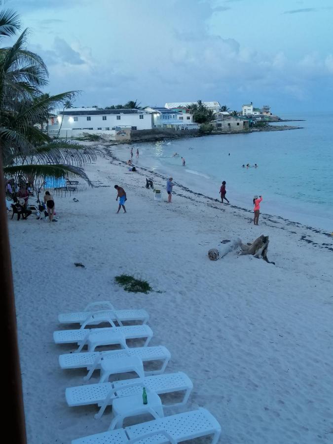 Miss Bassy'S Lodging Hotell San Andrés Exteriör bild